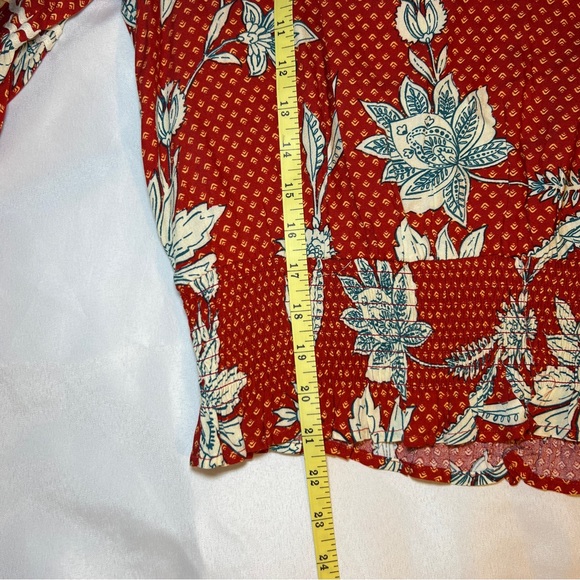 Jessica Simpson Women’s Red Floral Blouse Flowy Bell Sleeves Boho Size Medium - Picture 12 of 16